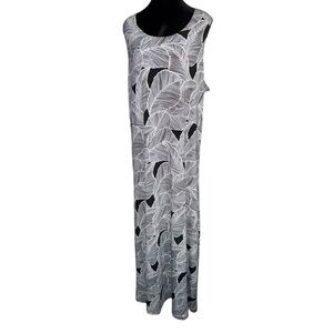 Elegant Black and White Maxi Dress